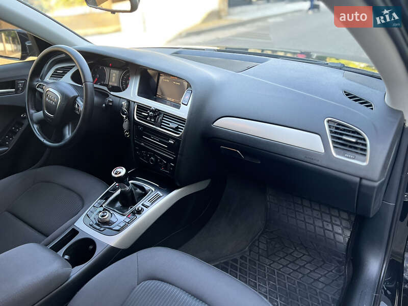 Универсал Audi A4 2011 в Львове