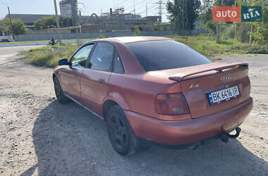 Седан Audi A4 1996 в 