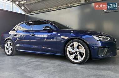 Седан Audi A4 2021 в 