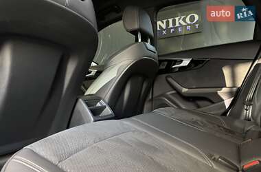 Седан Audi A4 2021 в 