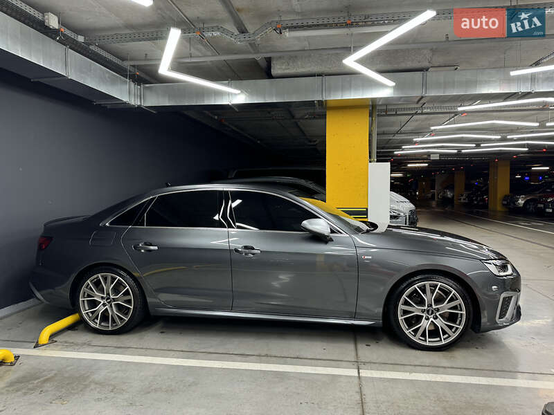 Седан Audi A4 2023 в Києві