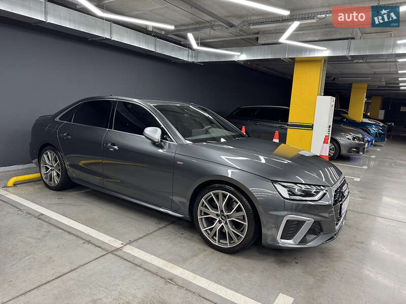 Седан Audi A4 2023 в Києві