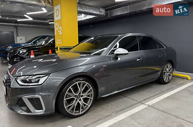 Седан Audi A4 2023 в Киеве