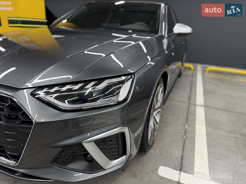 Седан Audi A4 2023 в Києві