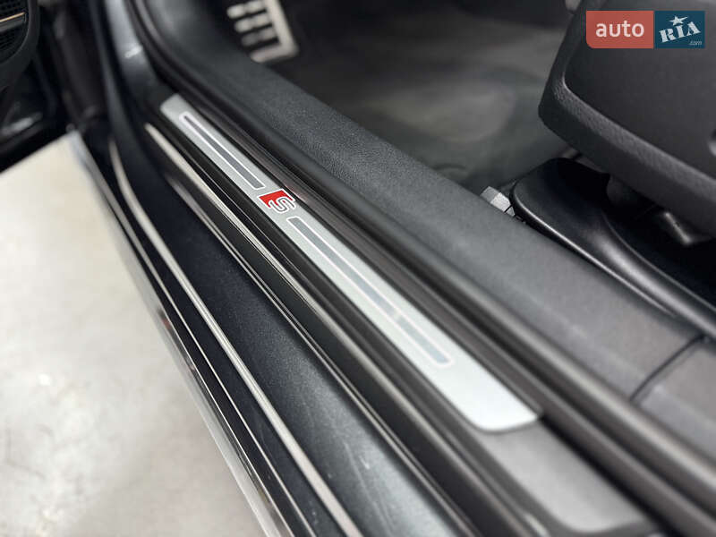 Седан Audi A4 2023 в Києві