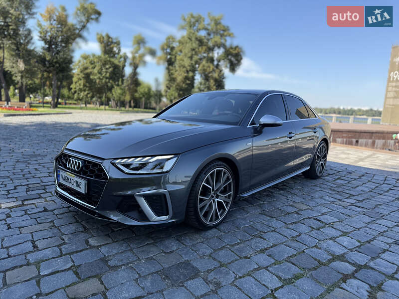 Седан Audi A4 2023 в Києві