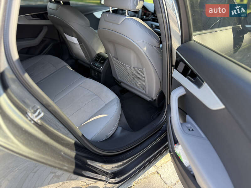 Седан Audi A4 2023 в Киеве