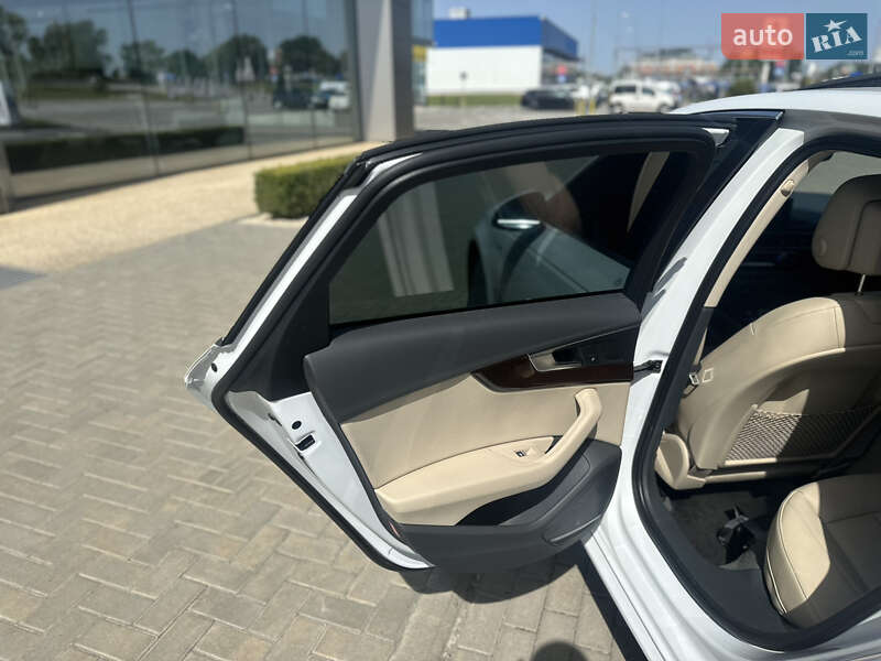 Седан Audi A4 2018 в Львове