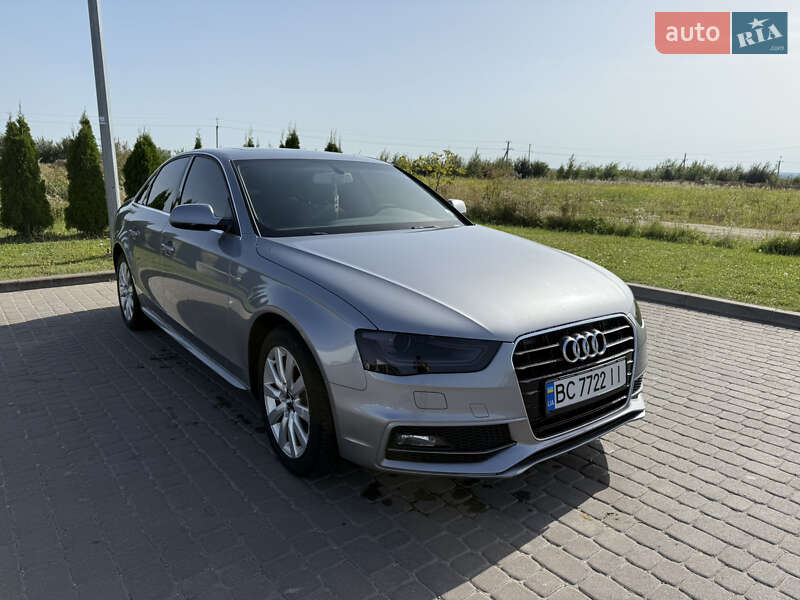 Седан Audi A4 2014 в Городке
