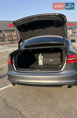 Седан Audi A4 2014 в 