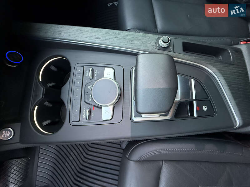 Седан Audi A4 2018 в Полтаве