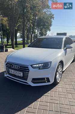 Седан Audi A4 2018 в 
