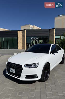 Седан Audi A4 2017 в Хмельницком