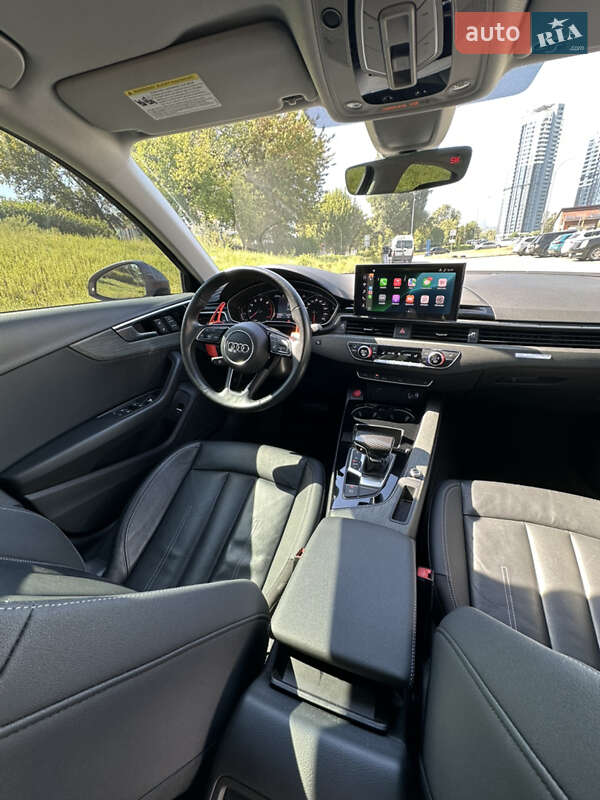 Седан Audi A4 2021 в Киеве