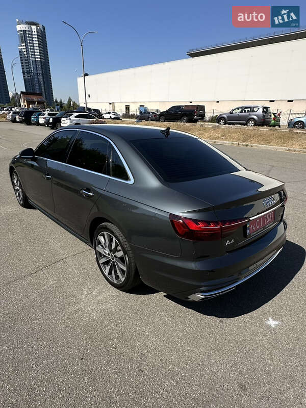 Седан Audi A4 2021 в Киеве