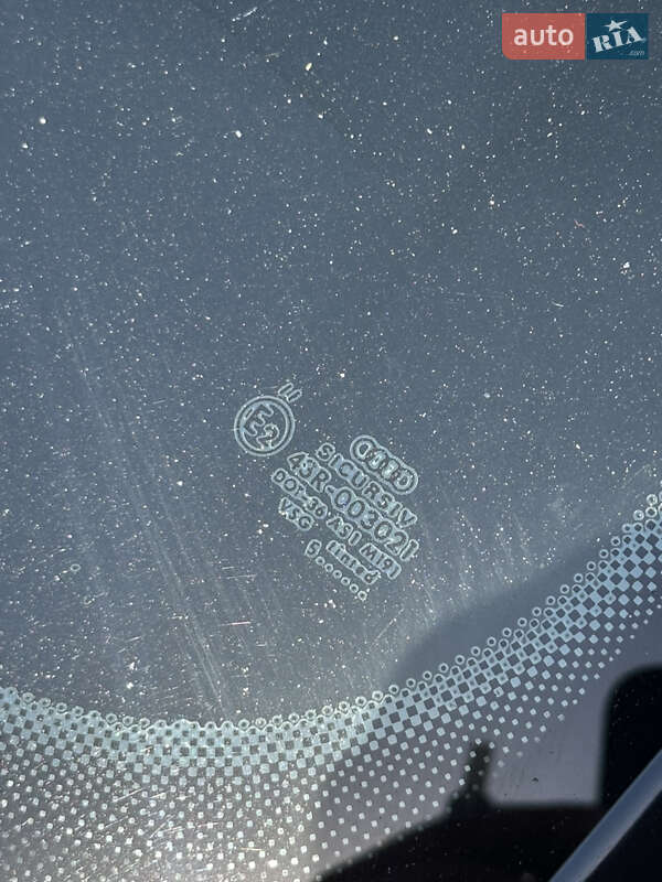 Седан Audi A4 1995 в Раздельной