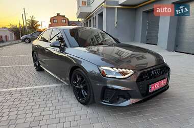 Седан Audi A4 2023 в 