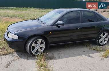 Седан Audi A4 1995 в 