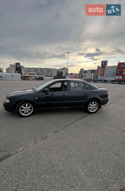 Седан Audi A4 2000 в 