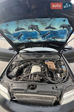 Седан Audi A4 2000 в 