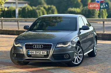 Седан Audi A4 2011 в Сараті