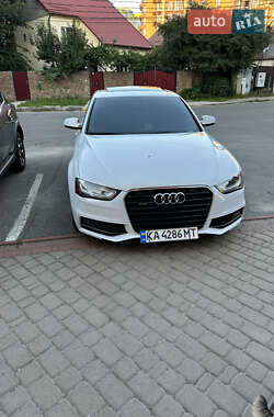 Седан Audi A4 2014 в Києві
