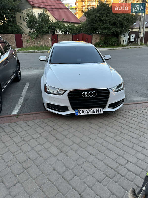 Седан Audi A4 2014 в 