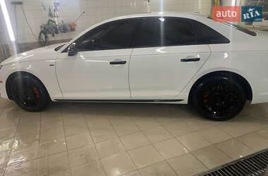 Седан Audi A4 2018 в 