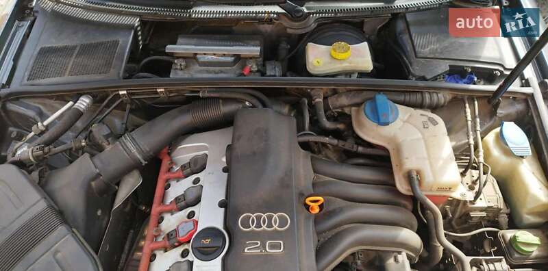 Седан Audi A4 2004 в Сокале