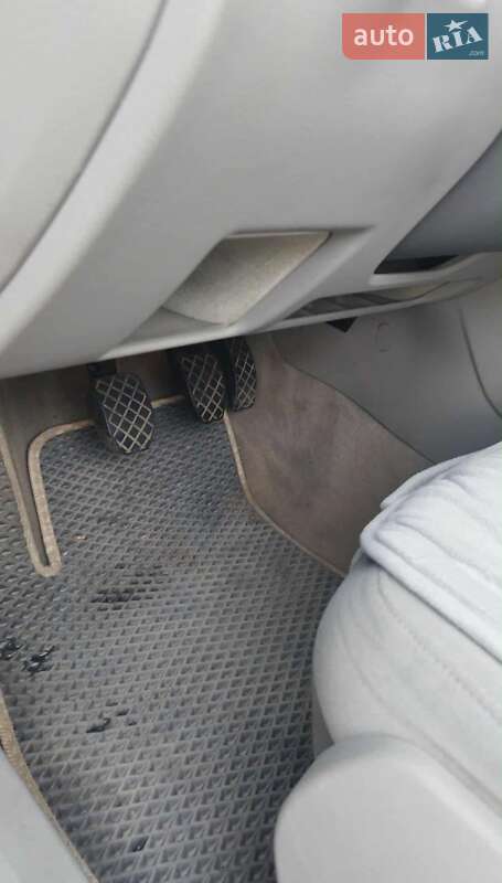 Седан Audi A4 2004 в Сокале