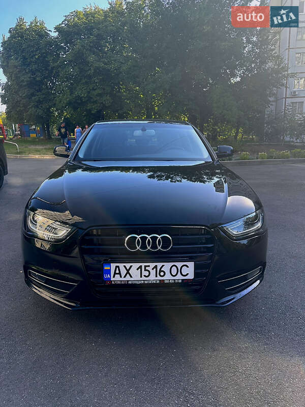 Седан Audi A4 2012 в Харькове