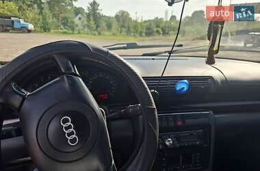 Седан Audi A4 1998 в 