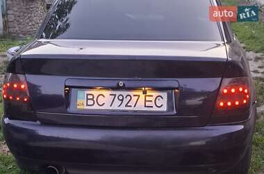 Седан Audi A4 1998 в 