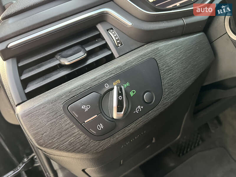 Седан Audi A4 2017 в Львові