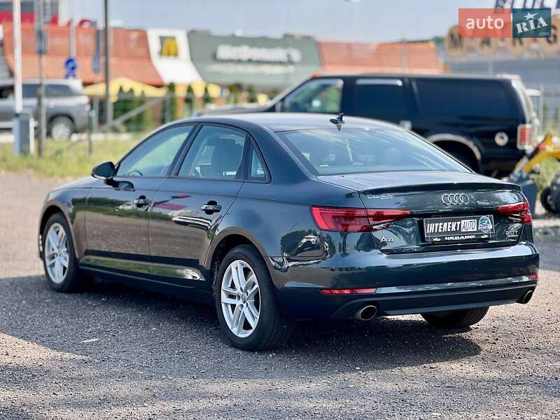 Седан Audi A4 2016 в Києві