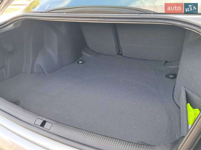 Седан Audi A4 2000 в Ірпені