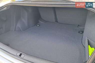 Седан Audi A4 2000 в 