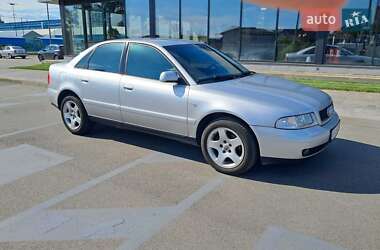 Седан Audi A4 2000 в 