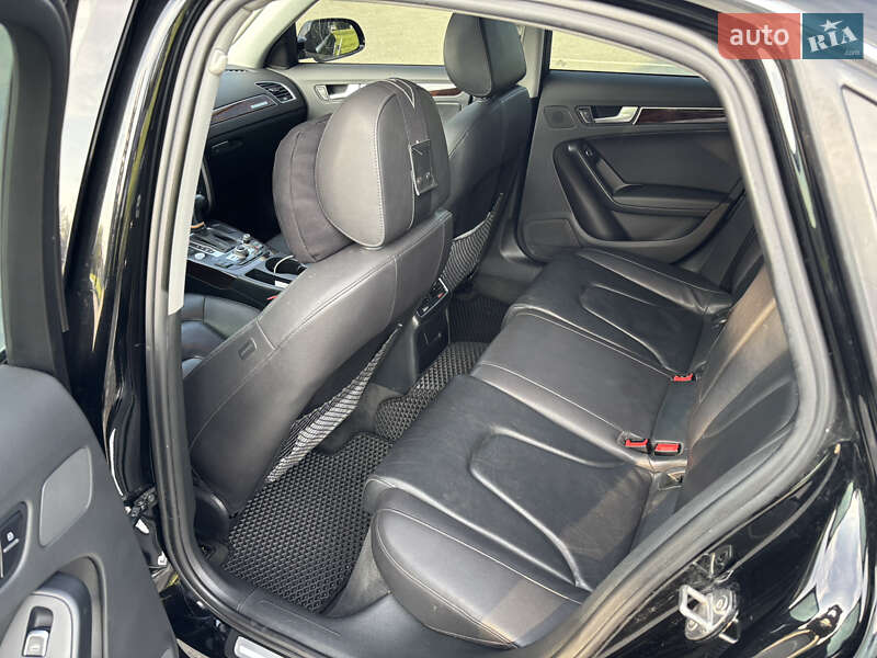 Седан Audi A4 2014 в Львове