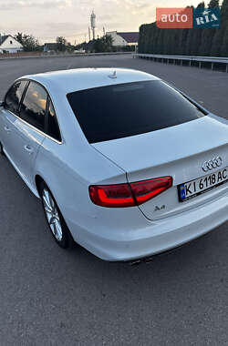 Седан Audi A4 2014 в 