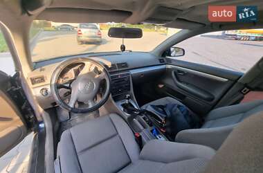 Седан Audi A4 2004 в 