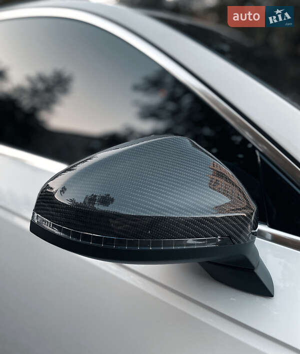 Седан Audi A4 2019 в Днепре