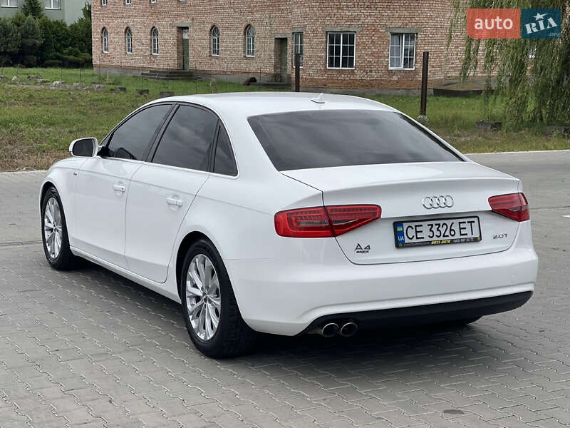 Седан Audi A4 2012 в Чернівцях