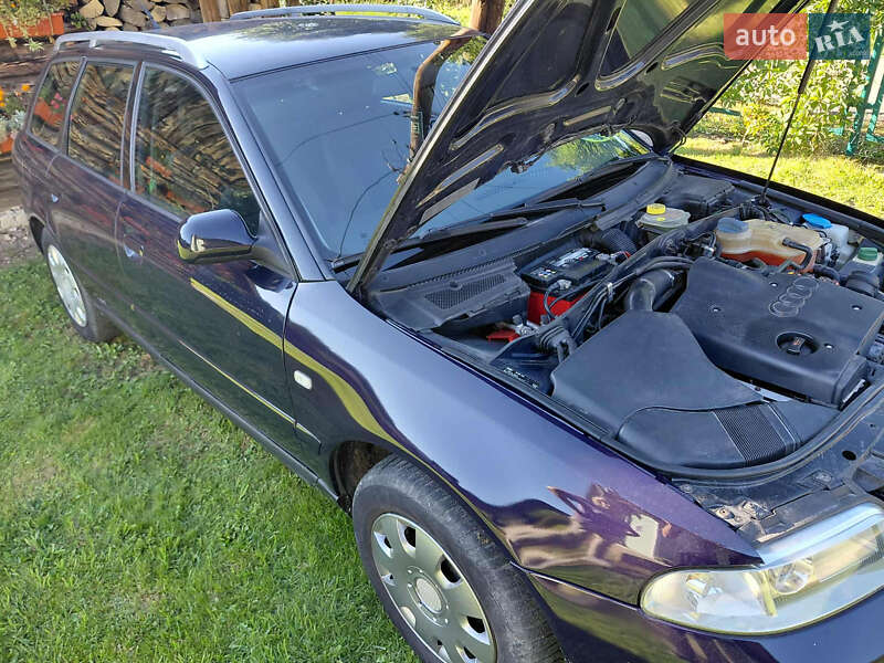 Универсал Audi A4 1999 в Татарове