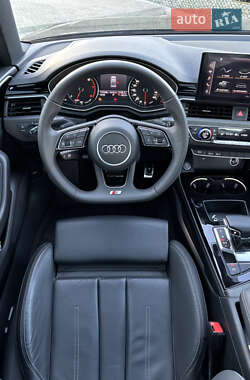 Седан Audi A4 2019 в 