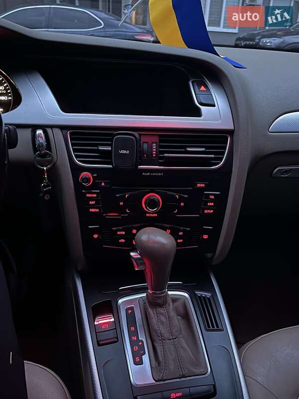 Седан Audi A4 2011 в Харькове