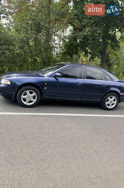 Седан Audi A4 1996 в 