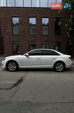 Седан Audi A4 2016 в 