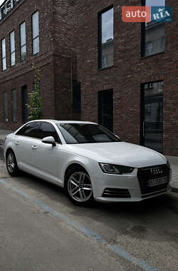Седан Audi A4 2016 в Львове