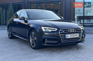 Седан Audi A4 2017 в 